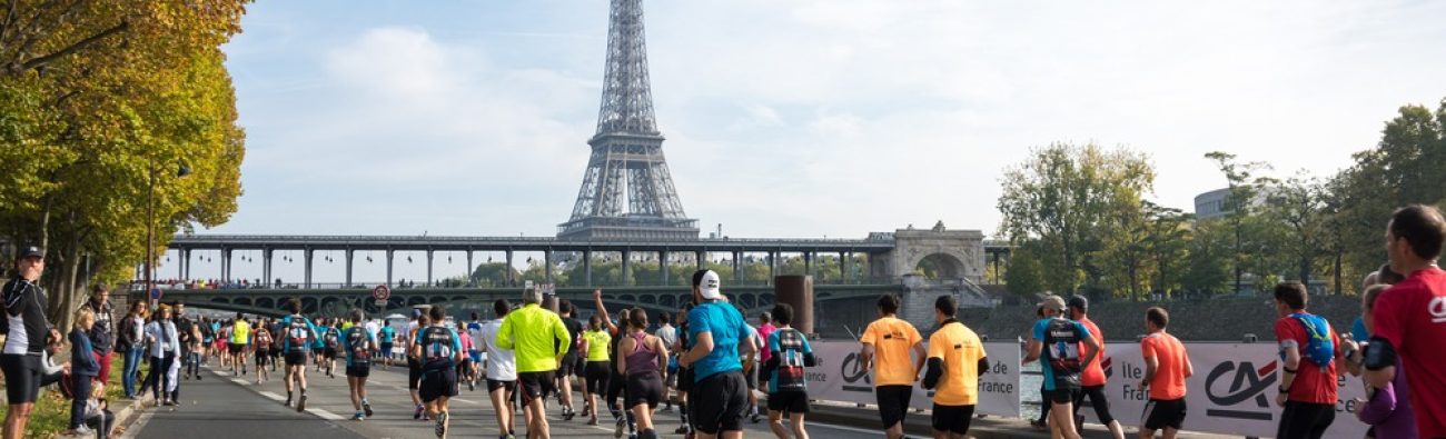 Paris,,France,-,October,11,,2015:,People,Running,Marathon,In
